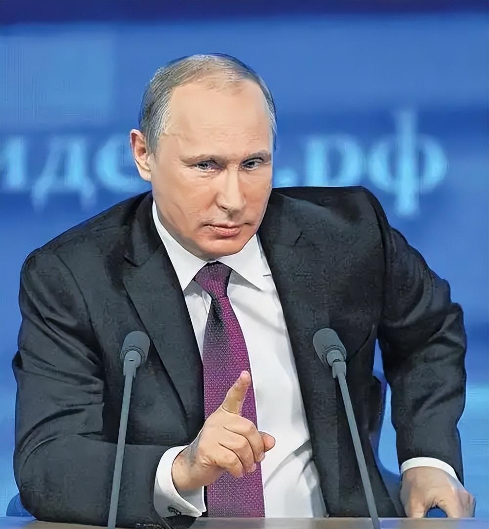 机不可失，眼看中东局势混乱，普京放了个大招！ 3月4日，俄罗斯总统普京对着媒