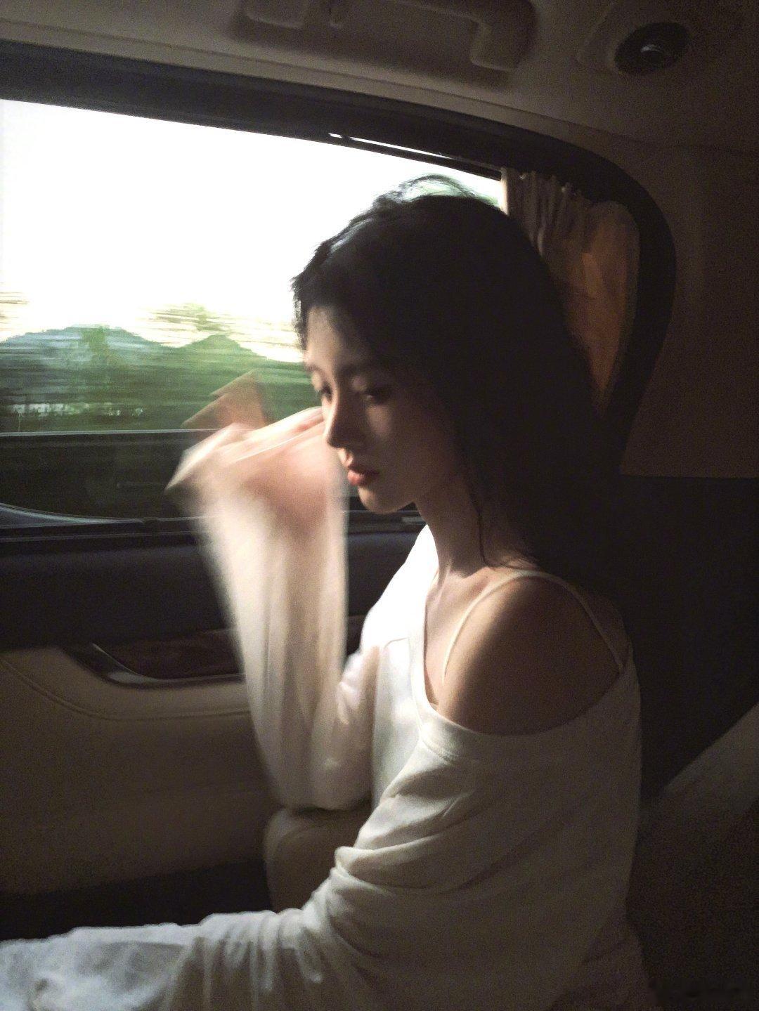 凌乱产生出的美感下手没轻没重鞠婧祎鞠婧祎苏绿夏​​​