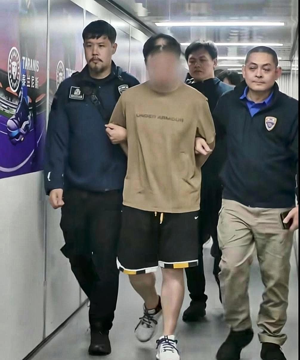 两名研究生学历的男子，竟成为国内最大黄金盗窃案的主犯。起因是王某在加密通讯软件上