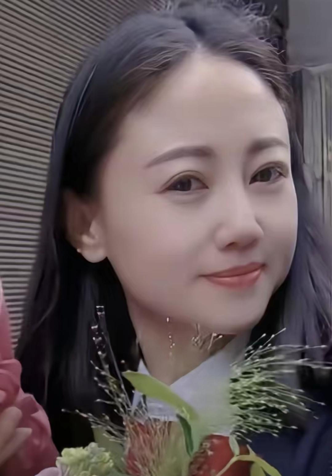 我上周在长沙步行街被拦下，说扫个码送充电宝。我没扫，把充电宝塞回去就走。结果当