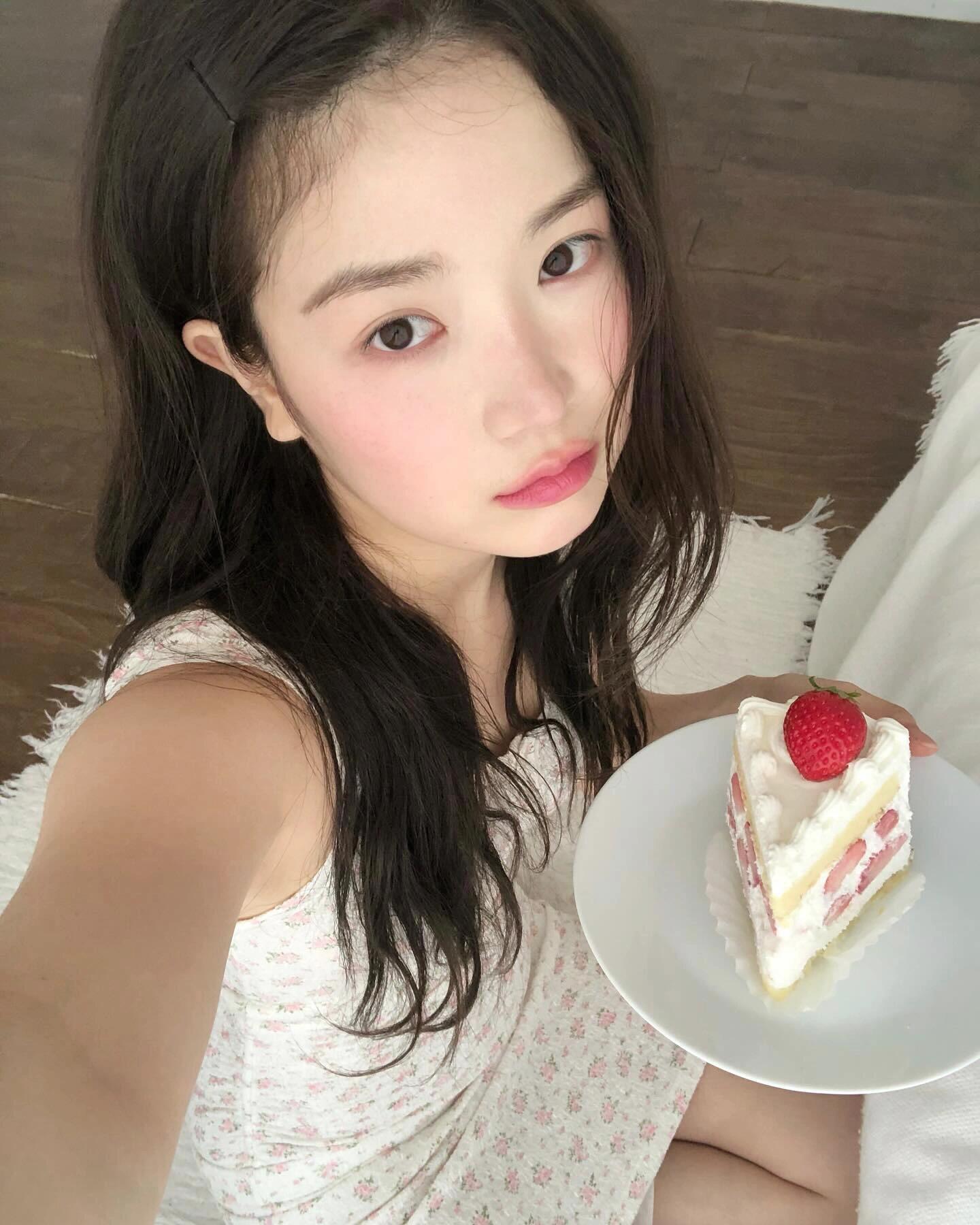 胎毛发际线和小刚卡的搭配真的好娇憨喔….🍰ins：I7mz4​​​