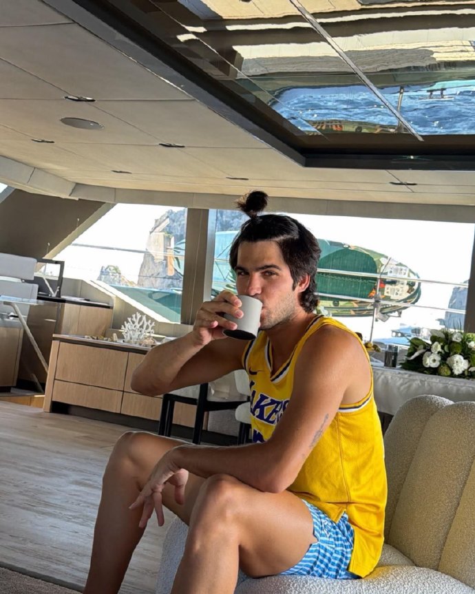 松弛感! 阿尔卡拉斯更新ins晒最新生活碎片