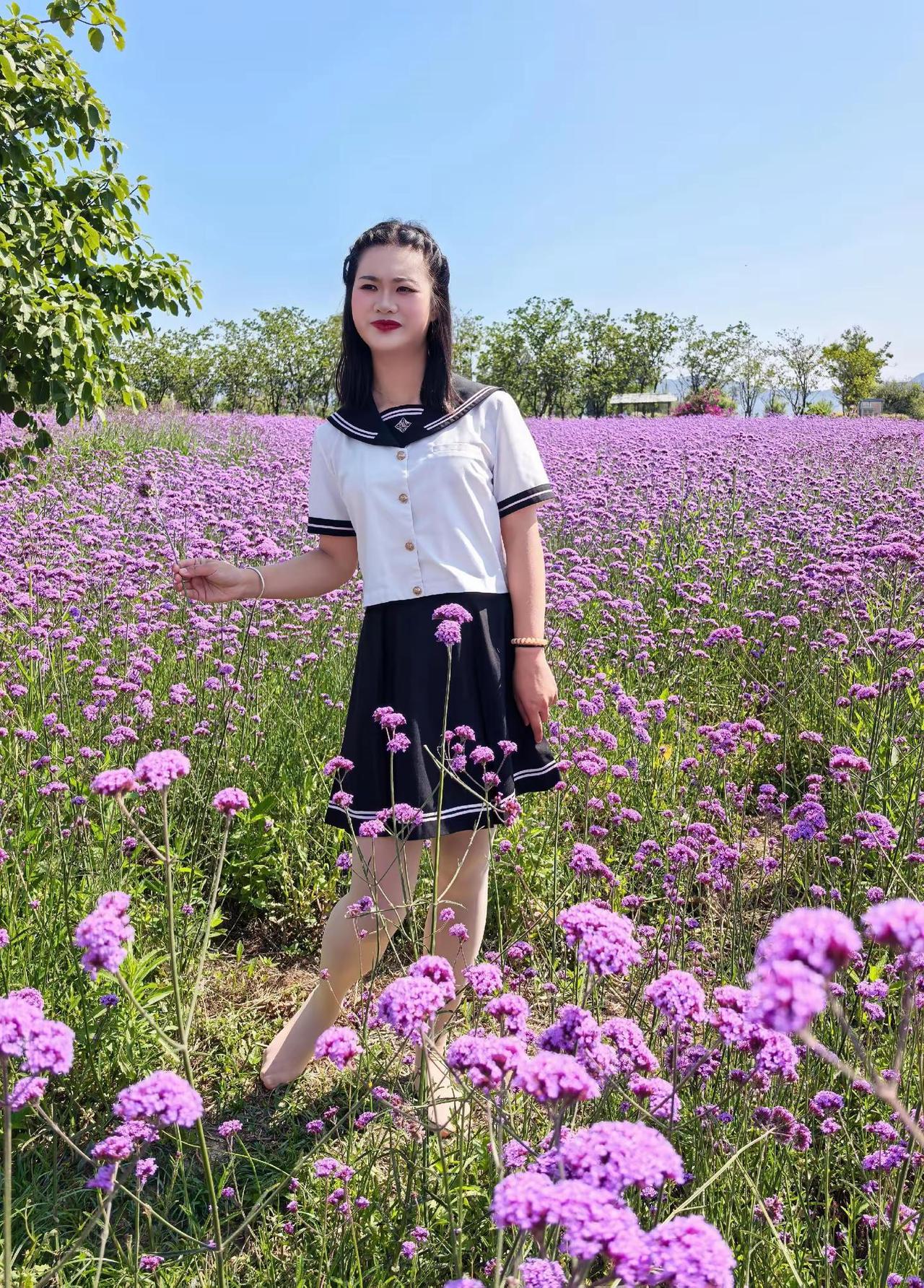 紫裙花田紫色花海拍照打卡地花海jk大片与紫色花海相遇紫色花海穿搭