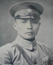 1928年，蒋介石“八大金刚”之一的钱大钧遇到了一件为难的事情。妻子欧阳藻丽因