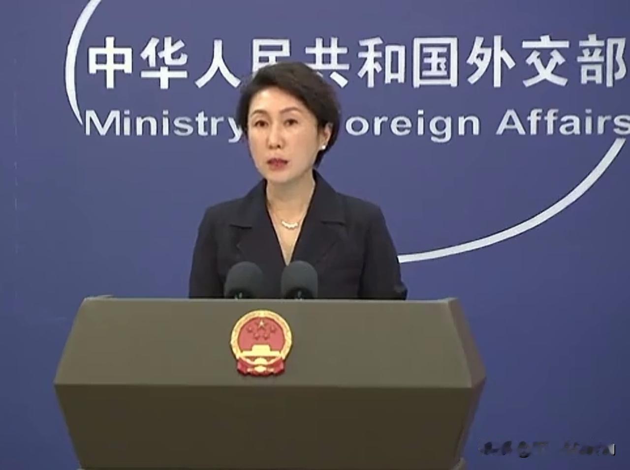 又来送瓜了！这回还是关于日本的消息！就在刚刚，央视新闻媒体报道，中国暂停进