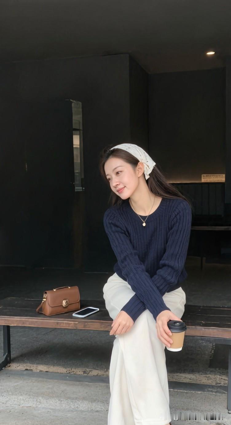 女人就要像花儿一样，不必太在意有没有观众鼓掌。你的美丽和精彩，首先是为了取