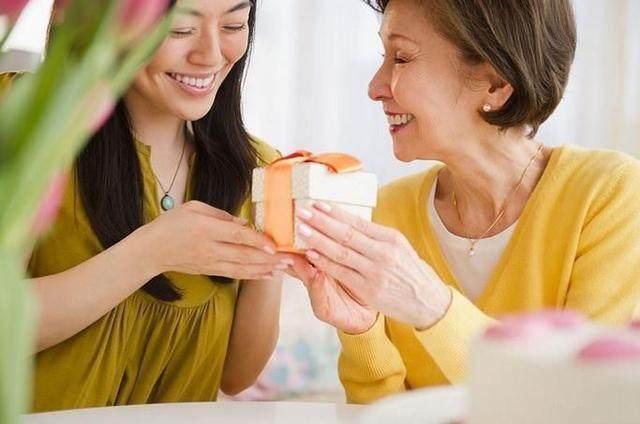 婆婆疼不疼你, 看月子里做没做过这四件事, 做过的话你就偷着乐吧