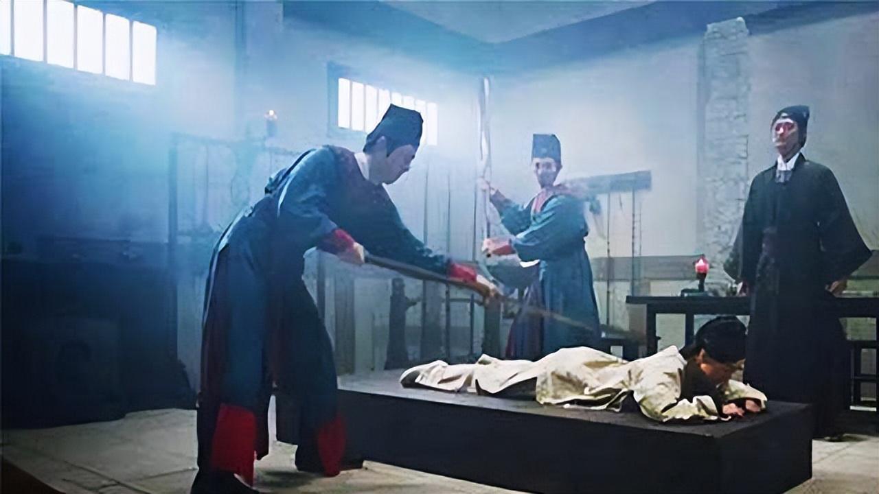 后宫中的残忍刑罚，妃嫔对此感到羞耻，什么叫做"一丈红"？华妃娘娘一句"赏她一
