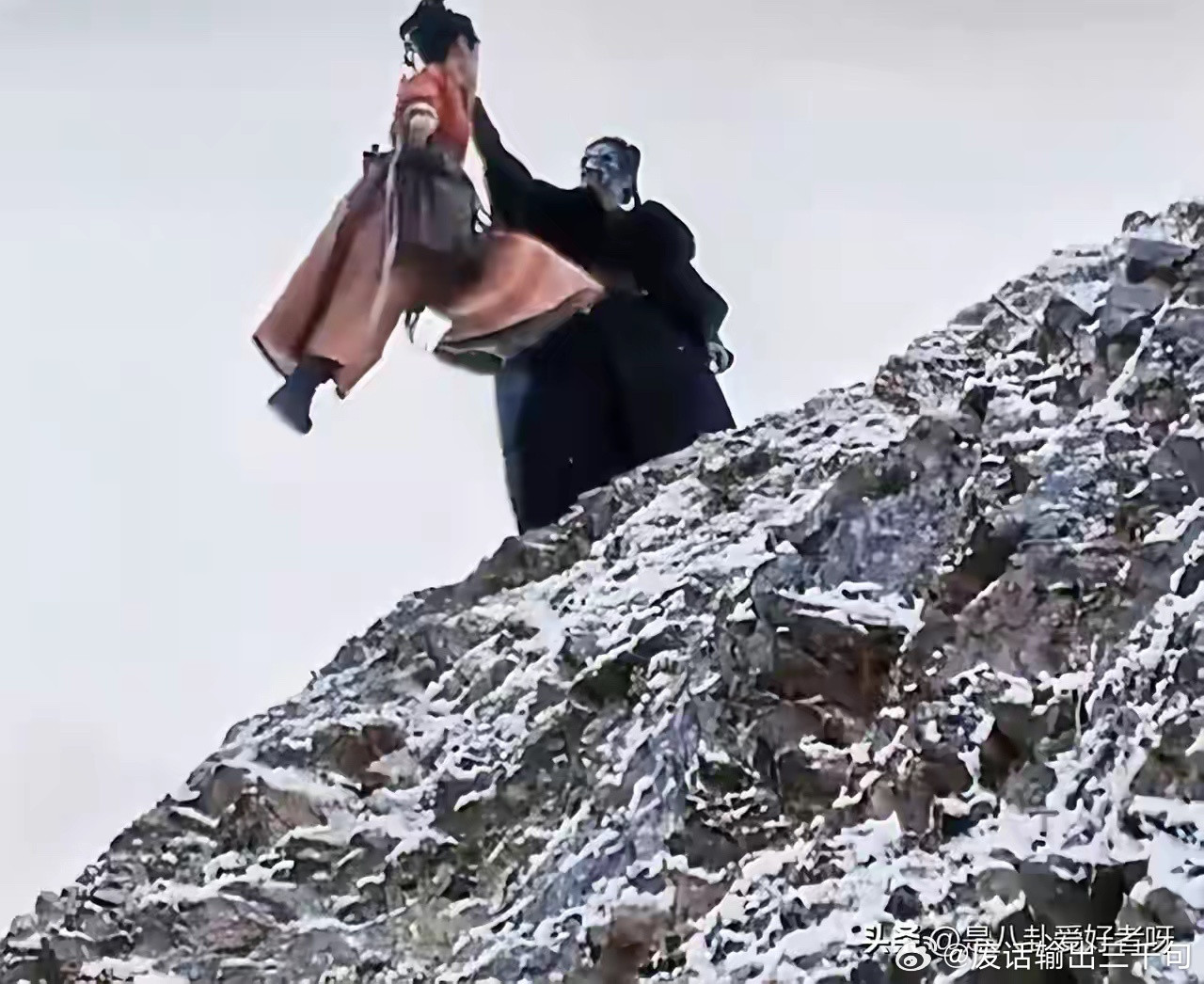 也不怪网友说我也不打算追“逐玉”了谢征戴面具徒手掐起樊长玉这段我真的觉得有点太凌