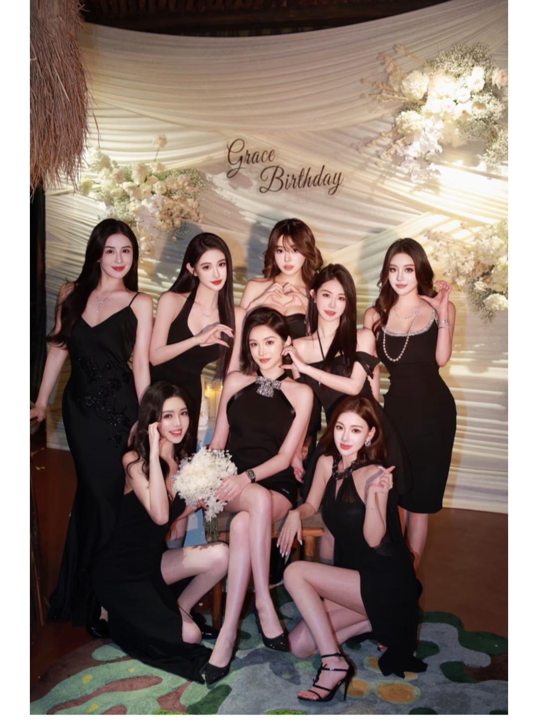 中间的美女最漂亮，裙子款式也是最好看的。