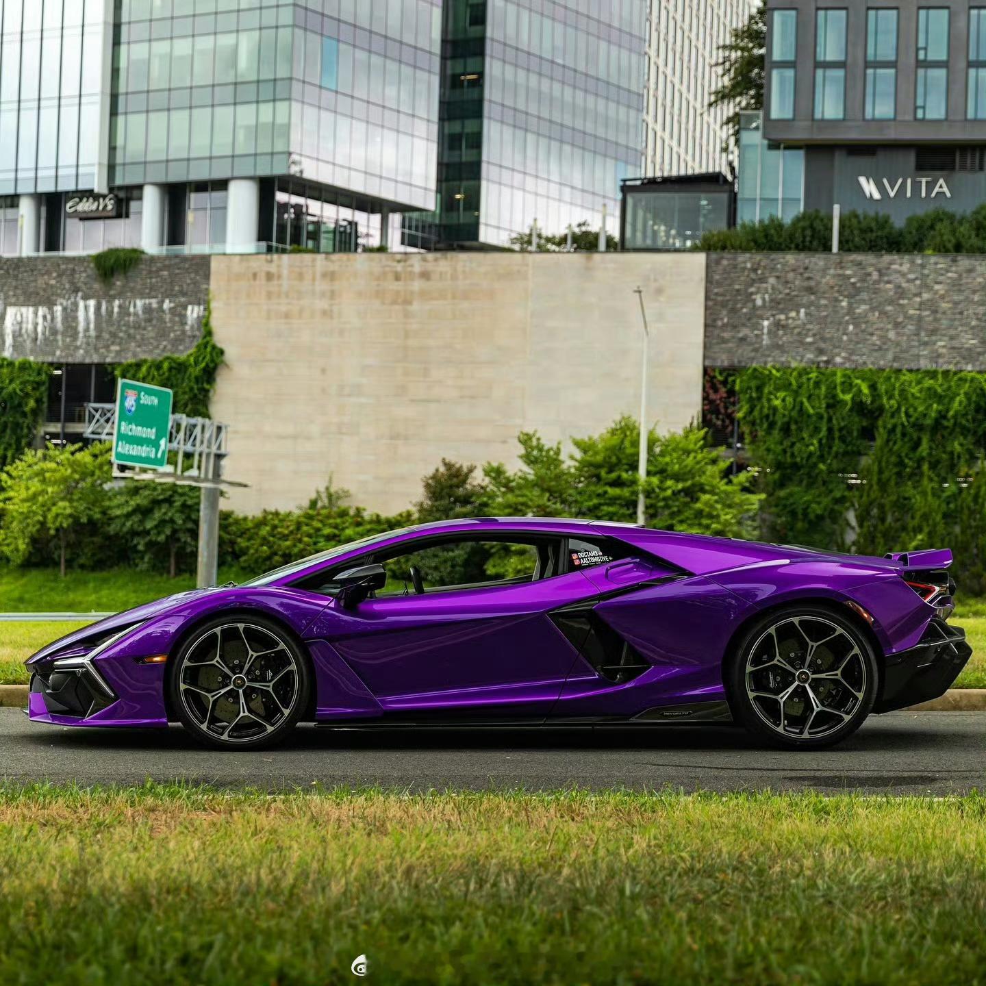 年轻人，一定要炒币币圈是最大的“知识付费平台”，只要你敢动脑子，敢熬夜，就能学到