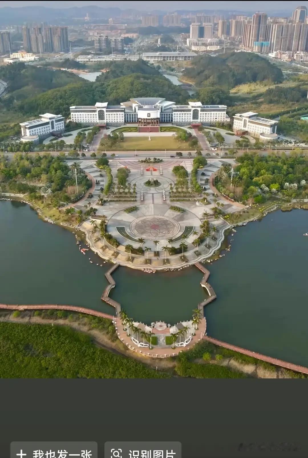 这个“巨龙入水”的风水真的是太好了！真的佩服设计师，将这个地方打造得这么好！在