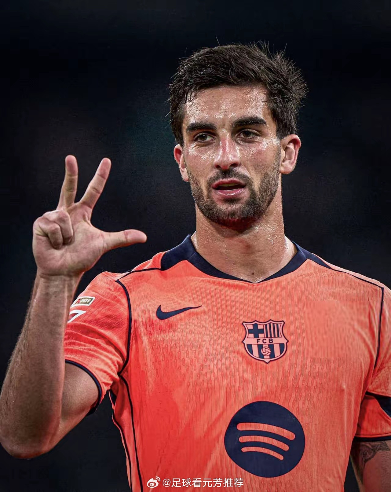 巴萨打算用费兰-托雷斯加现金向马竞求购阿尔瓦雷斯。莱万合同快到期，但他愿意和巴萨