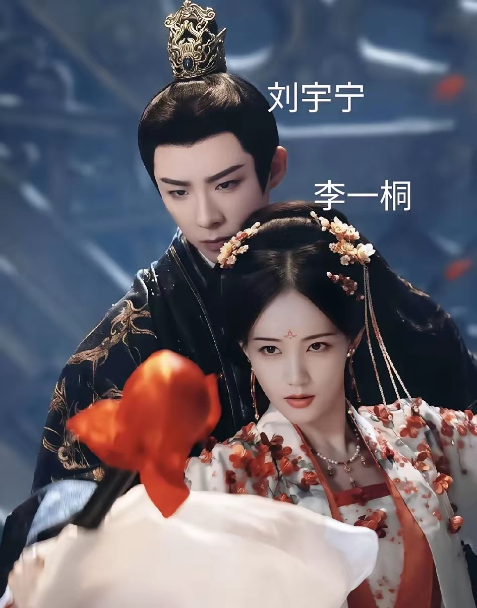 明白了，难怪李一桐张凌赫明明同公司，却不合作演电视剧男女主。李一桐采访说过:“我