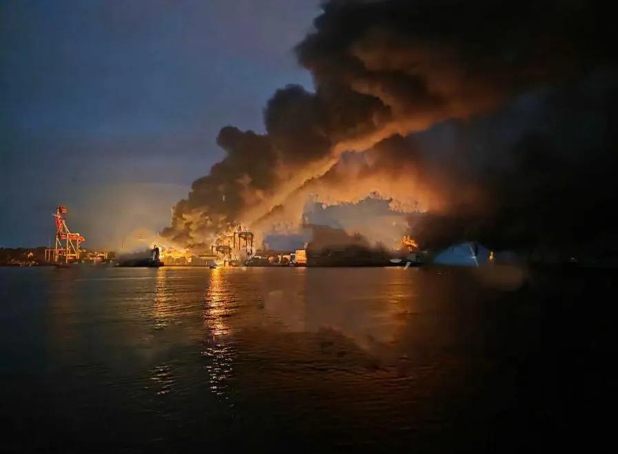 俄军昨天夜间对乌克兰纵深地区的军事、工业、能源、交通基础设施发动了新的无人机攻击