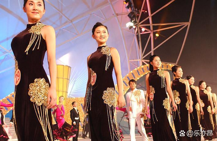 这起选美大赛的身材乌龙，是我们在谈及多元审美时必须面对的严峻挑战。我们是否真的只