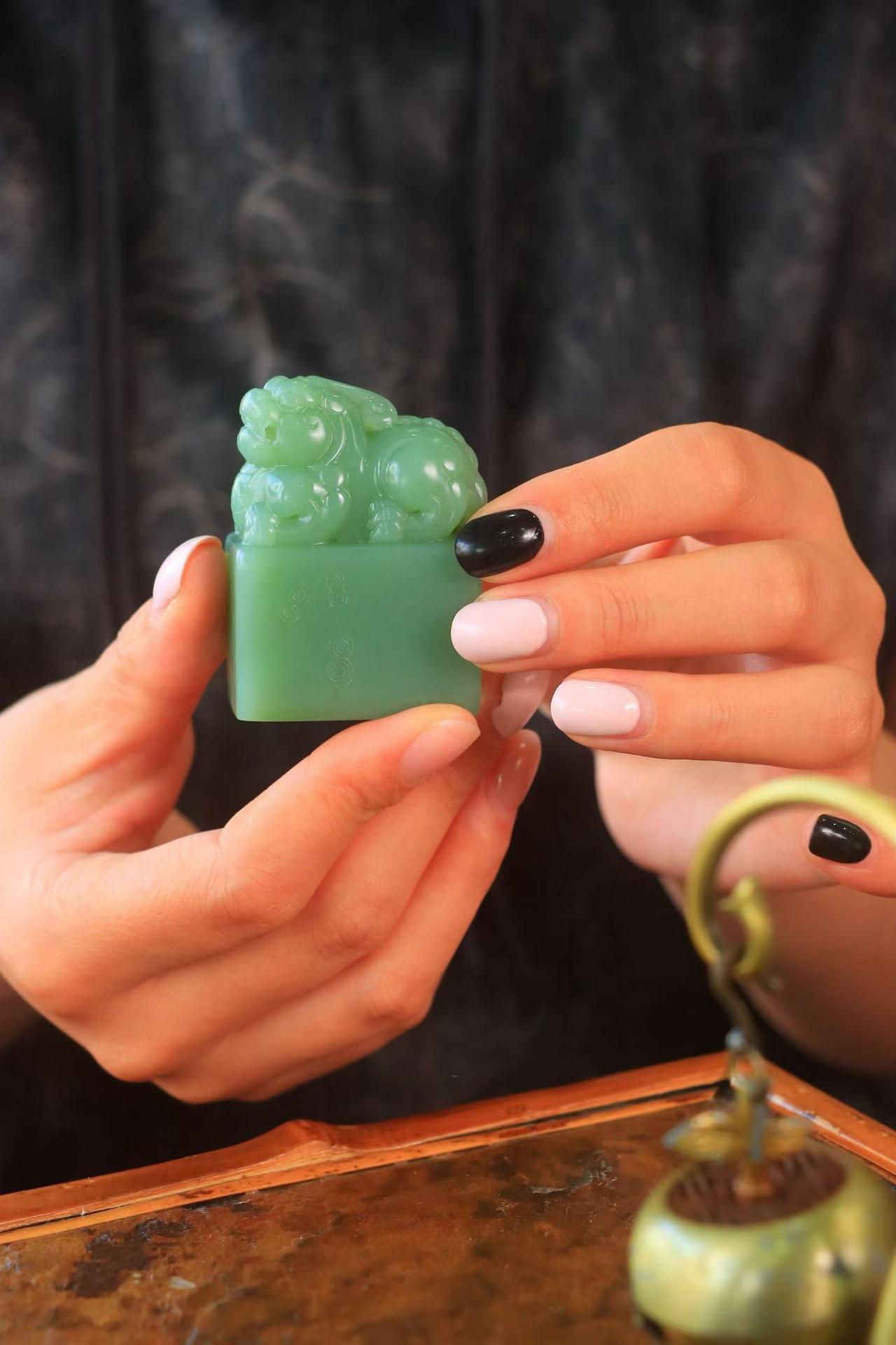 ·〈碧玉招财貔貅.印章〉和田玉老坑碧玉，肉质细腻，❤️肉质油润，由大师设