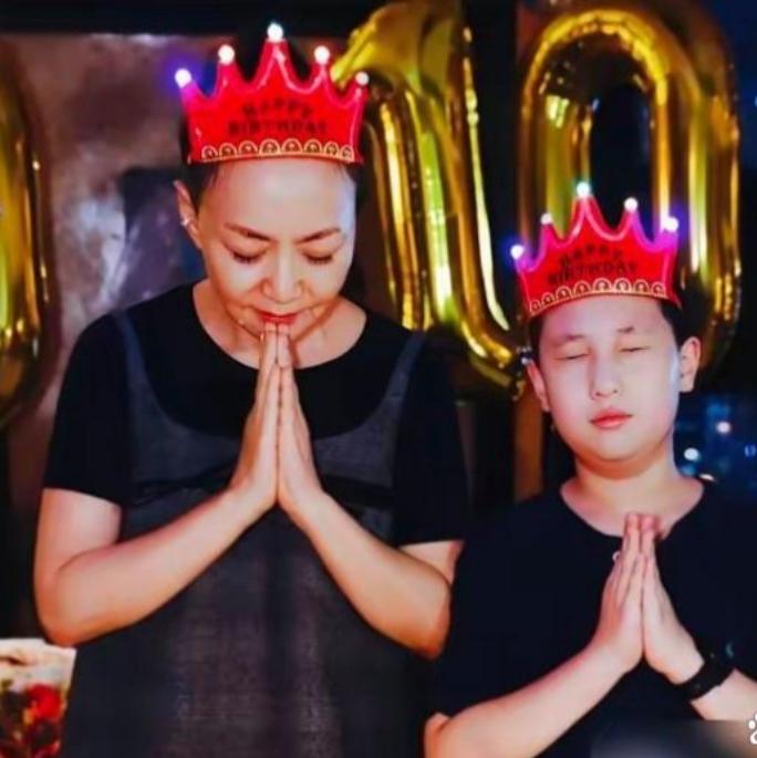 千万别小看宋丹丹，人情世故这一块，她真的玩明白了。15年前林永健夫妻俩没钱