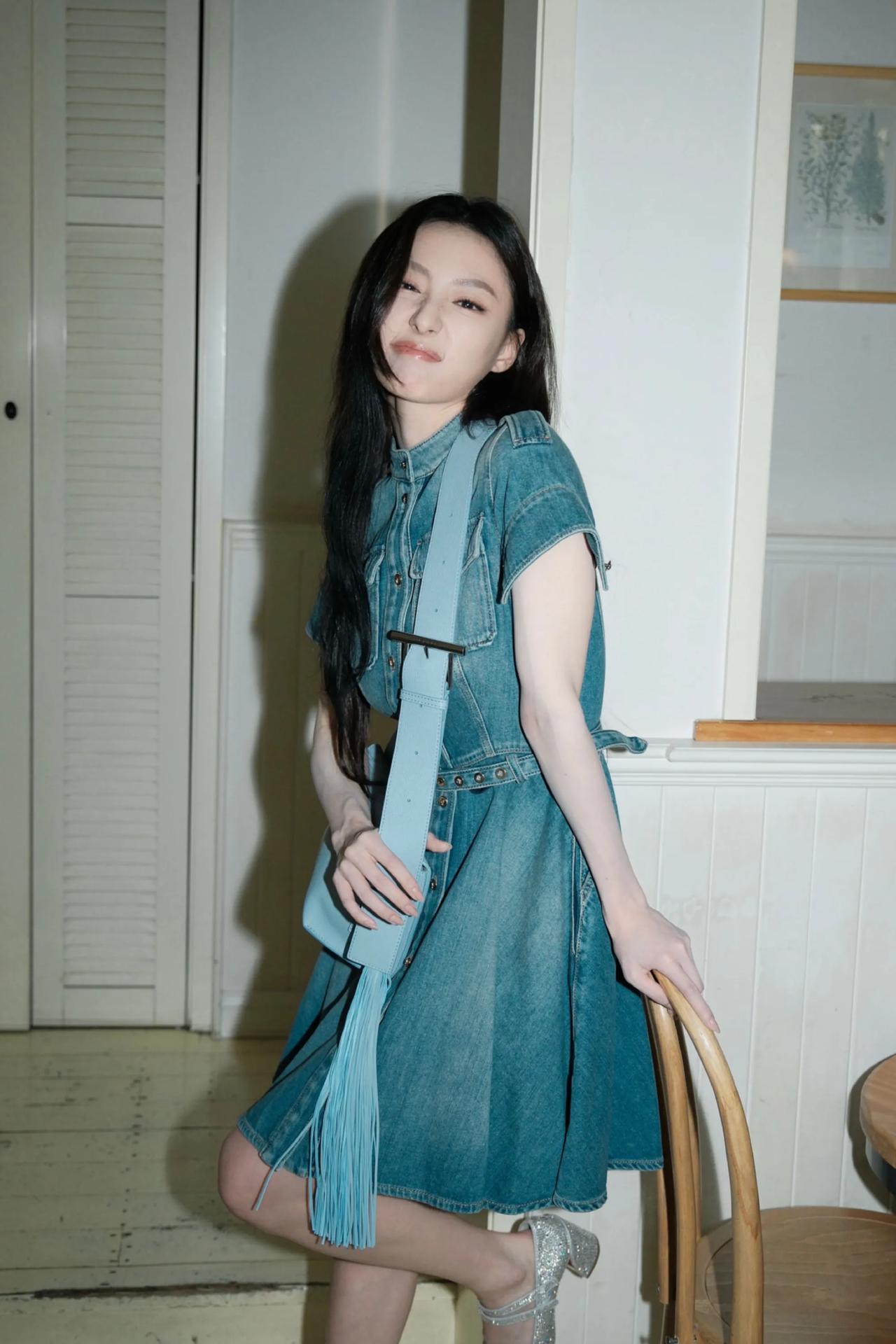 胡连馨日常美图分享李凯馨壁纸胡凯馨宋祖儿壁纸康尔馨李宛妲壁纸胡连馨私服