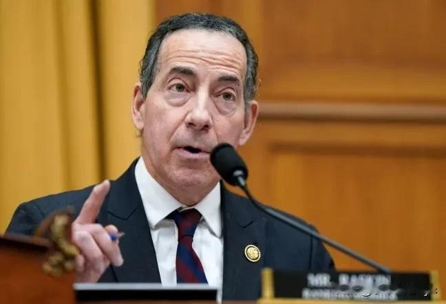 4月10日，美国民主党议员杰米·拉斯金在写给媒体(CNN)的公开信中指出：“最近