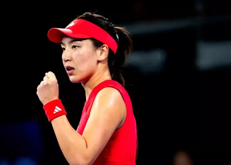 2025年2月16日WTA1000迪拜站首轮战报：单打：•帕克斯胜