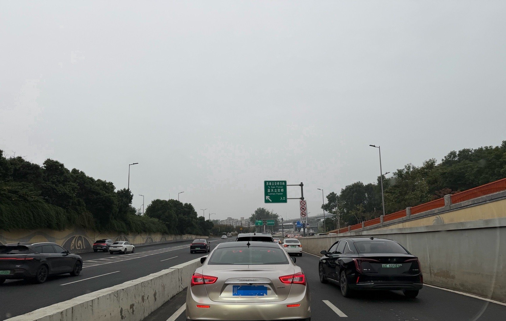 新的一周，牛马已经开始上班了。看图2，猜猜师兄今天去拍什么[滑稽笑][滑稽笑][坏笑