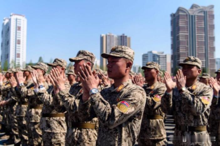 这下朝鲜彻底尴尬了！有两名在乌克兰被俘的朝鲜士兵已经按照意愿移交给韩国了，而这两