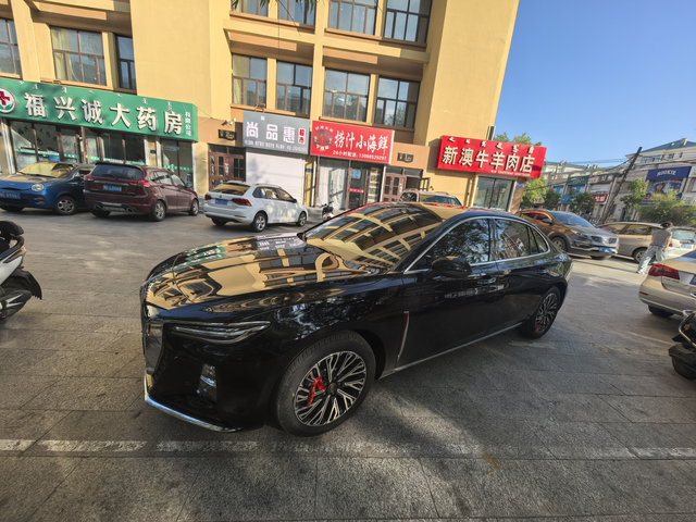 红旗H5购车一年后用车感受缺点:车机系统有待提升:车机和手机APP功能较少