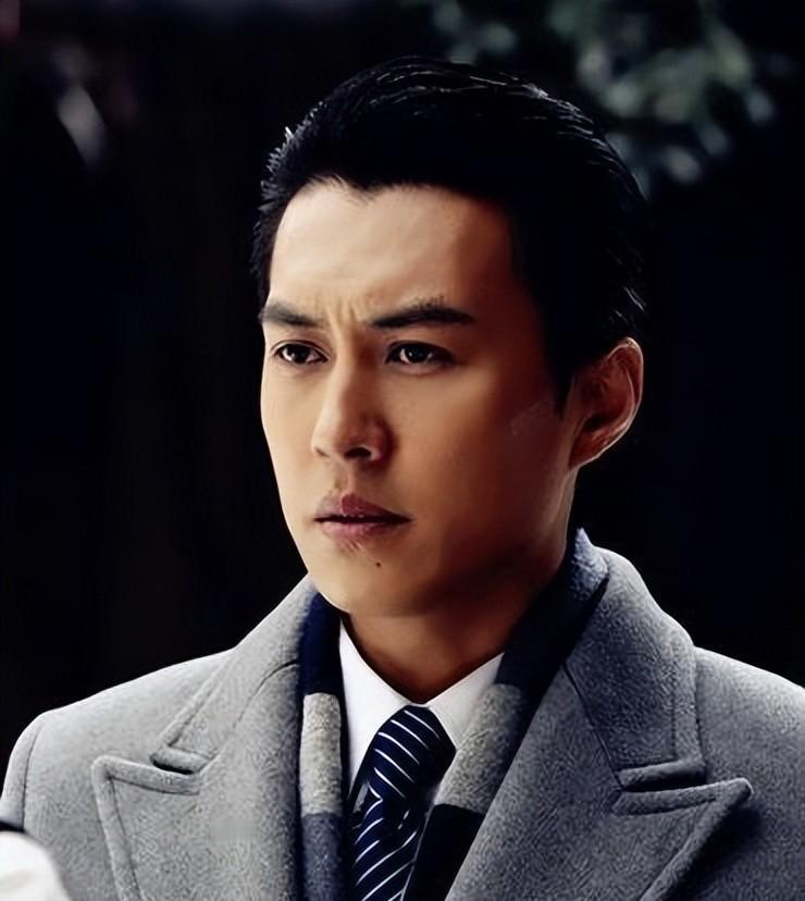 1982年北京有个71岁的老头从监狱放出来了。他坐了27年牢，出来后走路打晃啥都