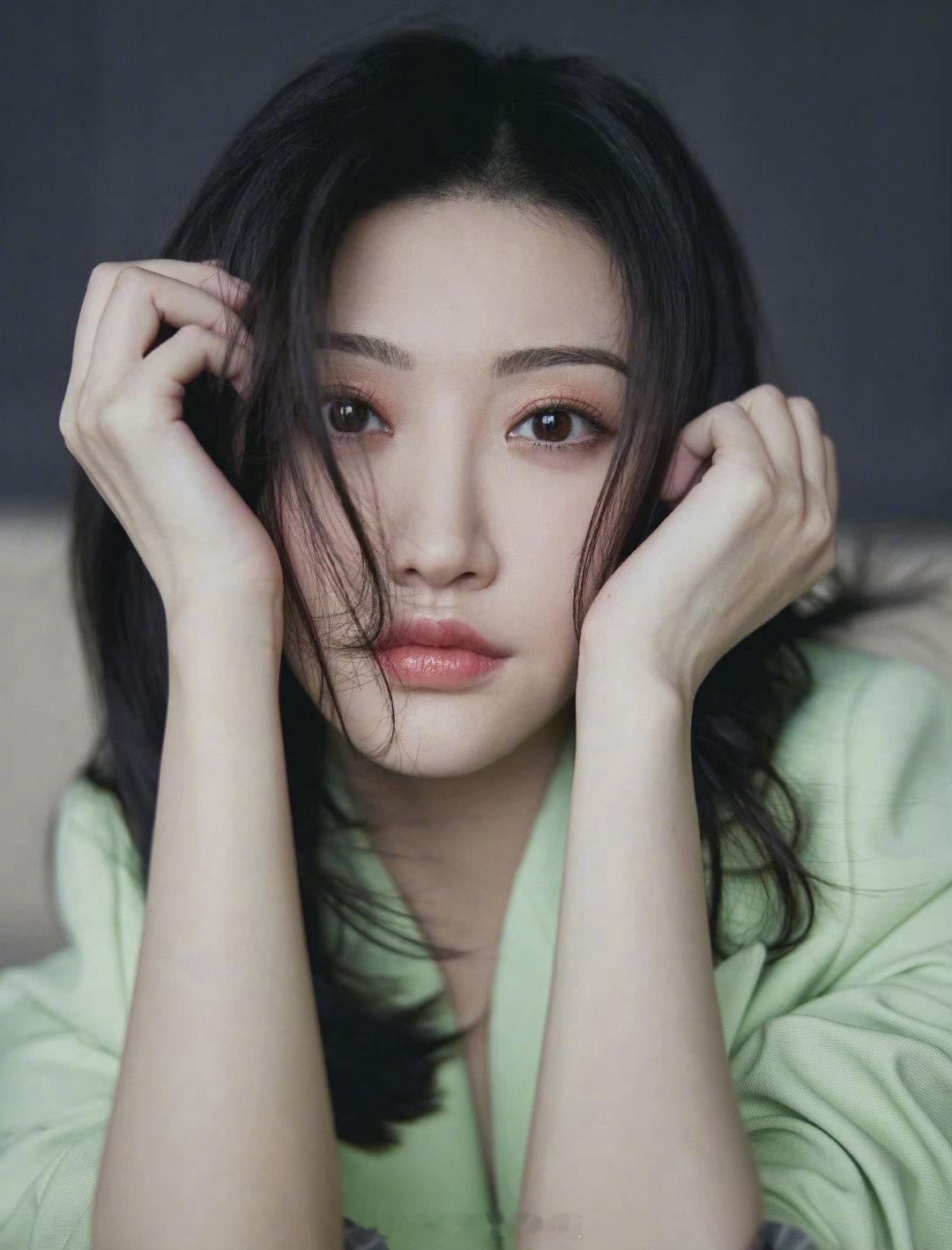 景甜姐姐的一组西装温柔穿搭大片​​​