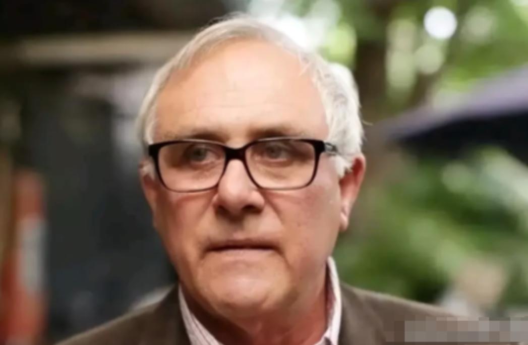 澳大利亚老牌外交官汉姆发表了一编文章，振动了澳大利亚，文章写道，中国不怕美国，早