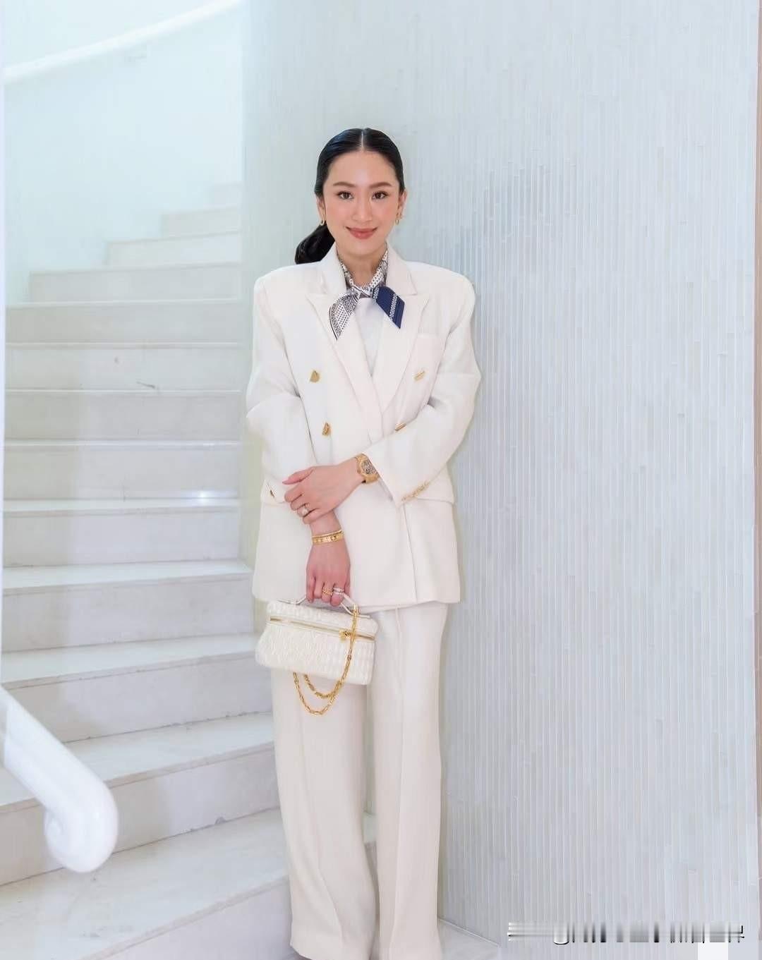 泰柬发生冲突后，已经辞职的佩通坦又成了热门话题，一些人甚至认为，佩通坦的机会来了