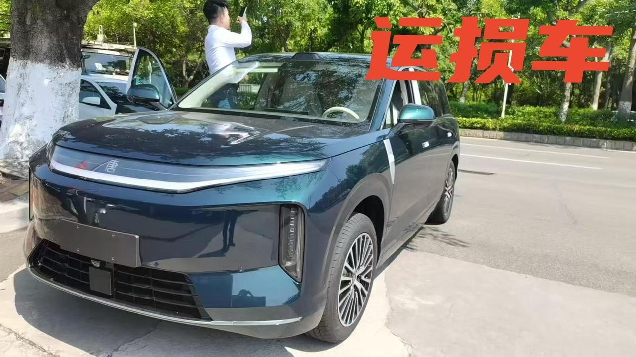 运损比亚迪大唐，指导价269900，不修优惠40000，现车！落一手户售后质保