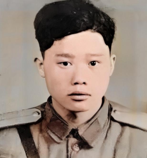 1951年1月28日，志愿军战士潘天炎因为生理需要去附近的草丛解决，回来后却意外