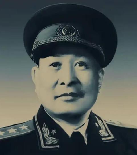 1949年，74军军长邱维达被俘，负责审核战犯名单的钟期光看到他的名字后，笑道：