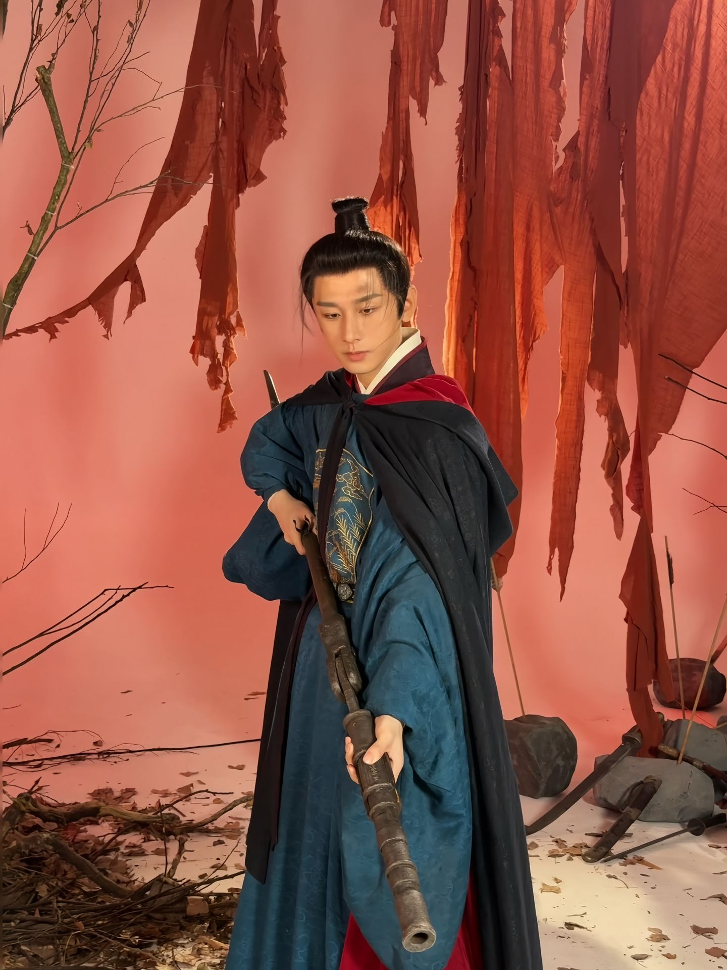 恭迎太子殿下成毅