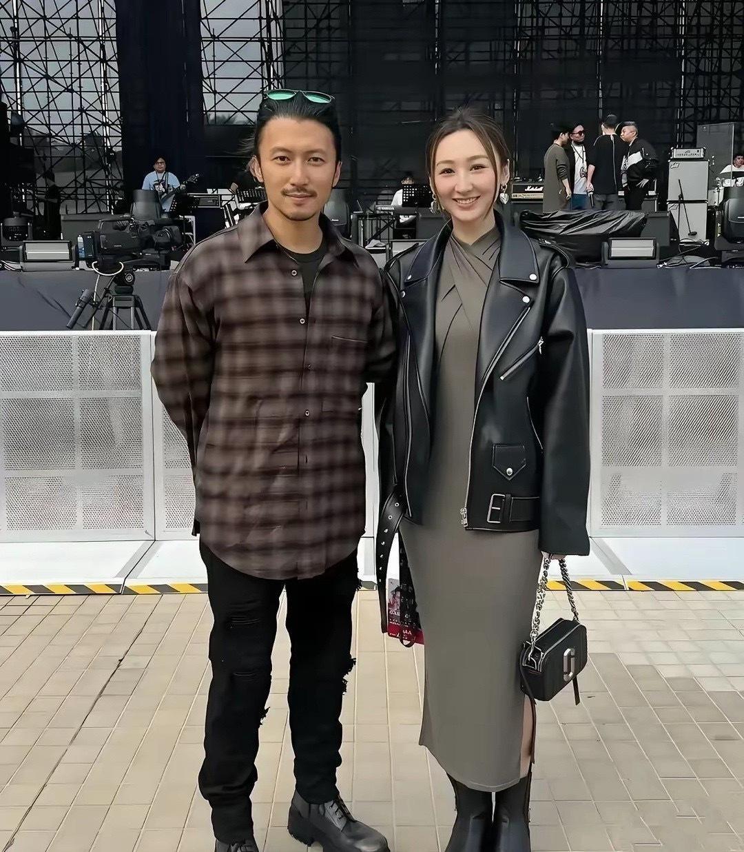谢霆锋旁边的美女是谁，怎么一时间想不起来