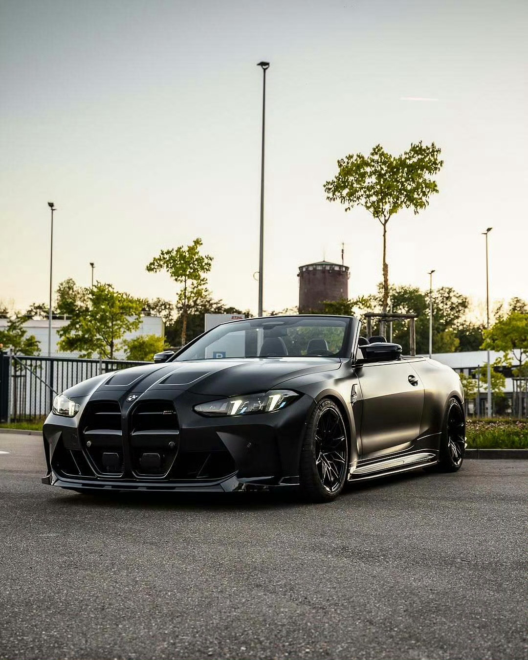 宝马M4CompetitionConvertible[墨镜][墨镜]​​​