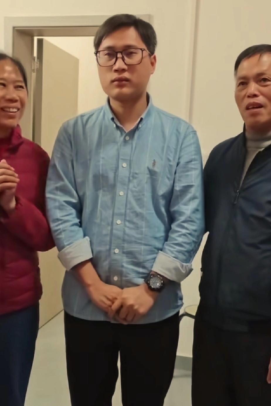 梁志辉这个春节在家里待的时间也差不多有一周了，这是他单独和爸爸妈妈相处时间最久的