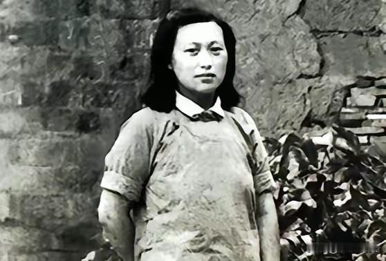 红二十五军七名女护士：八块银元挡不住的长征路红25军准备长征时，军政治部做