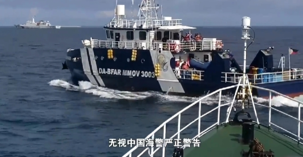 菲律宾真是厚颜无耻，记吃不记打！10月12日，菲律宾3002和3003公务船非