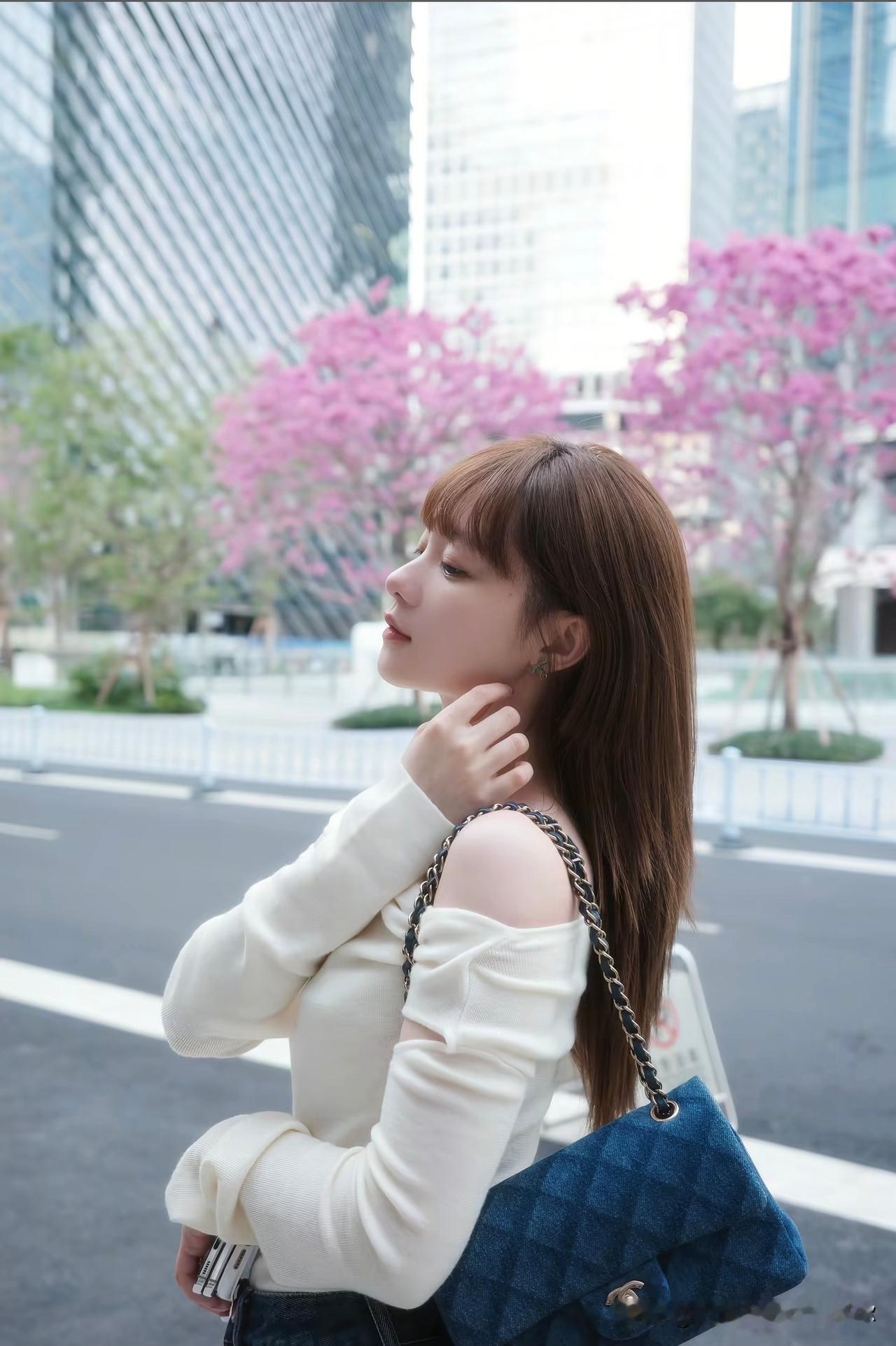 估计不用我说大家都知道她是谁吧！