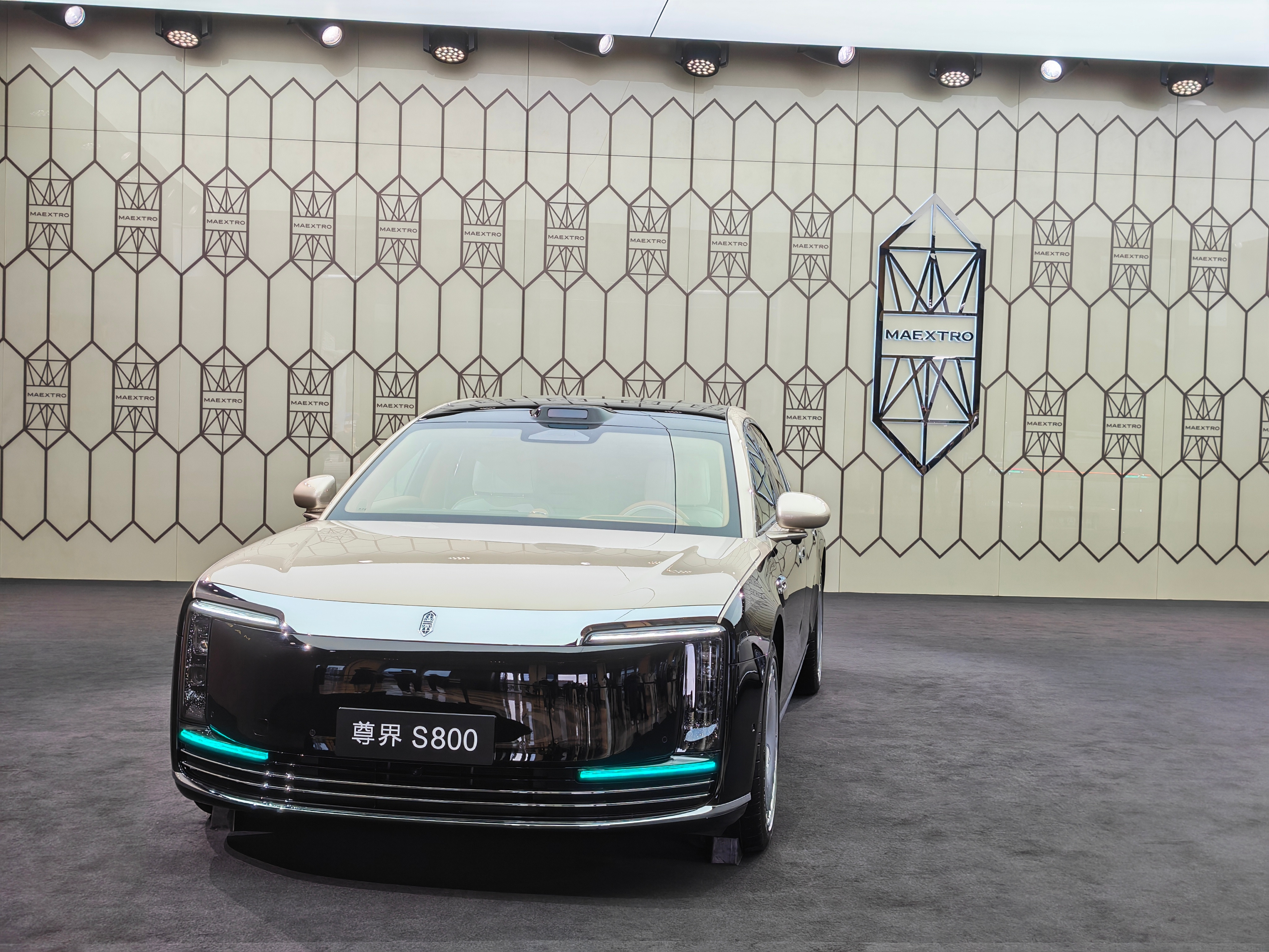 来鸿蒙智行发布会瞅一眼，有一说一，尊界确实帅智驾数码团