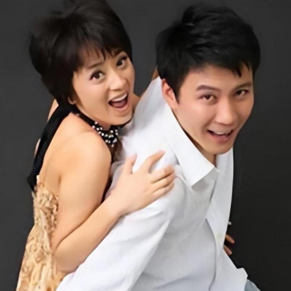 娱乐圈这对姐弟恋太好嗑！赵峥谢润携手19年零绯闻，把日子过成老友茶话会般安稳。