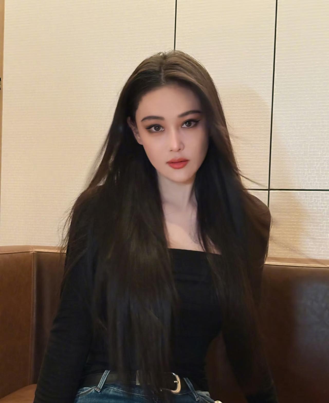 我突然理解李晨了，张馨予虽然名气平平，但我敢确定一件事，就是她本人身上真有种