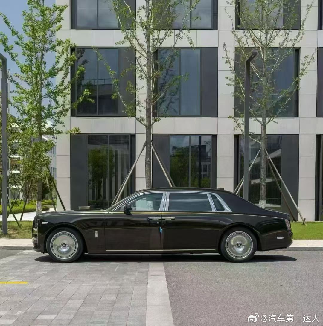 劳斯莱斯幻影八代半，高定版配色，特殊配置