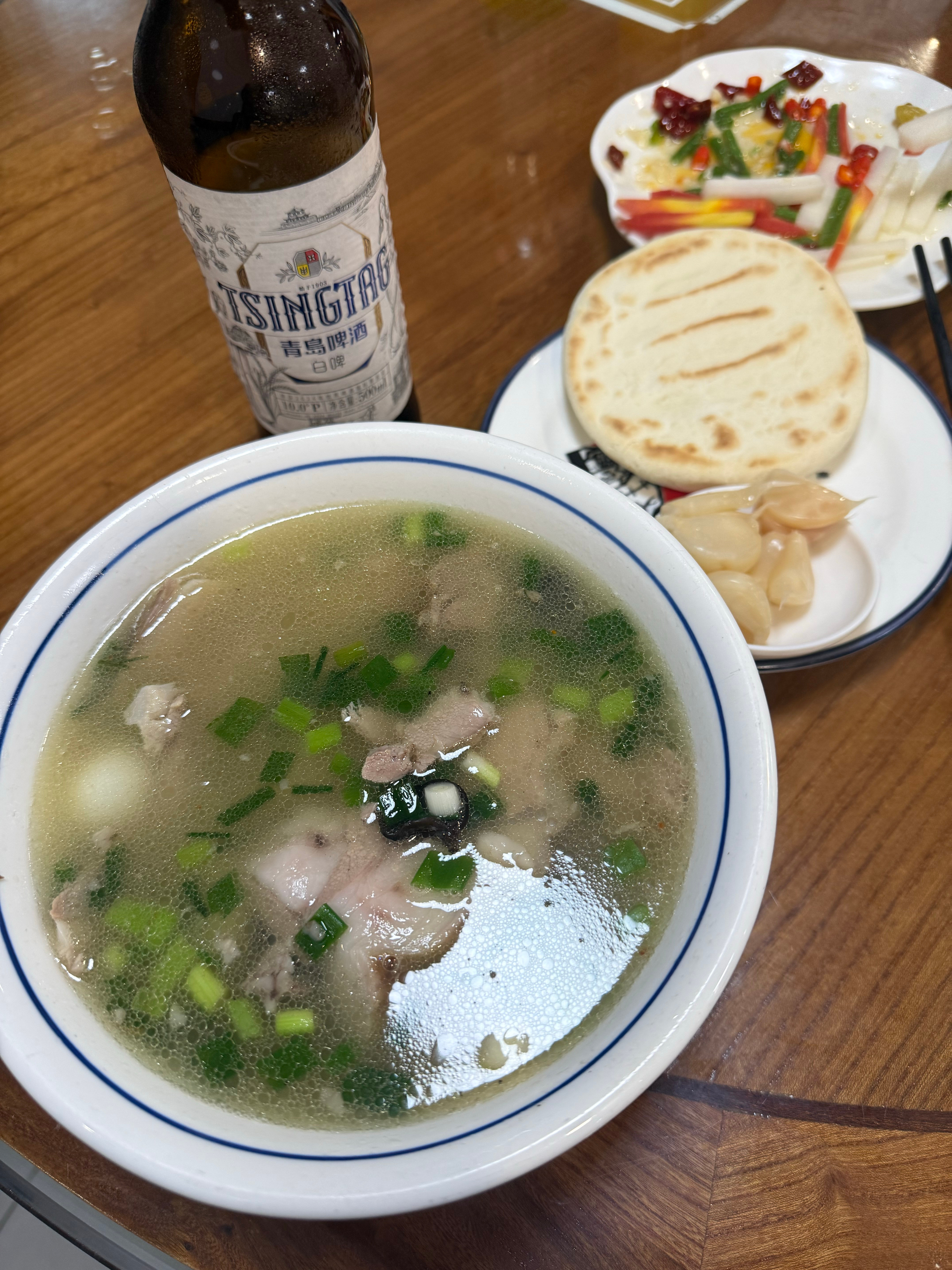 每次来西安必须吃的就是水盆羊肉！加粉丝！！！加！！！​​​