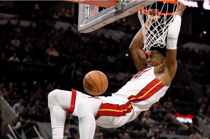 简直降维打击！NBA弃将到了CBA却打成了最强外援之一，他已经36岁高龄的情况下