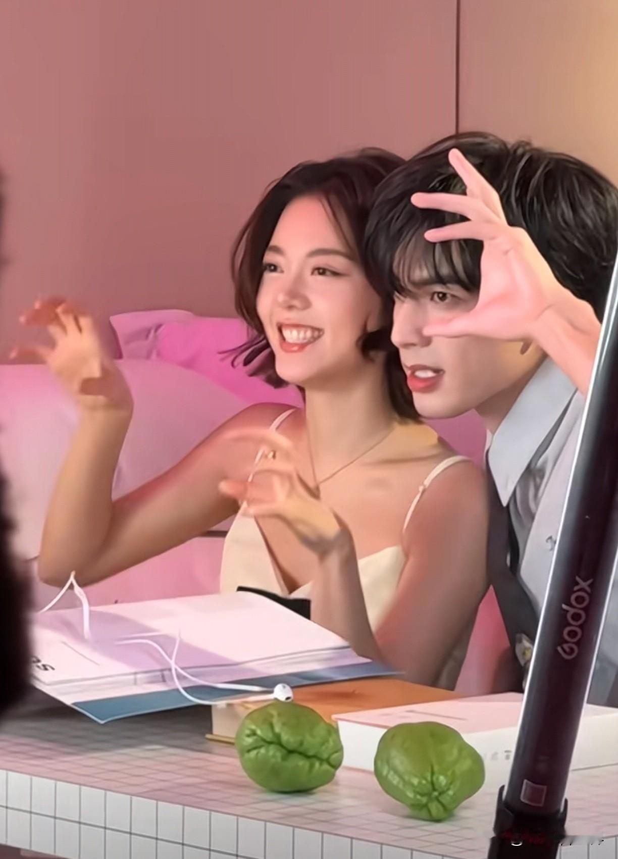 喜欢龙麦的人有福啦！最新娇兰龙麦合体照来了！法国娇兰近两百年的法式奢宠，在2