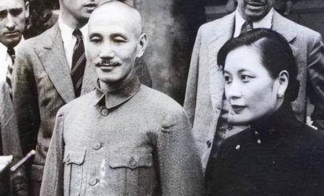 1947年，蒋介石来到延安，问一过路农民：你可见过毛主席？谁想到，老农民的一番话